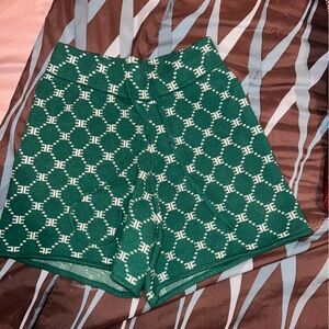 Ellandemm Green Patterned Women's Shorts